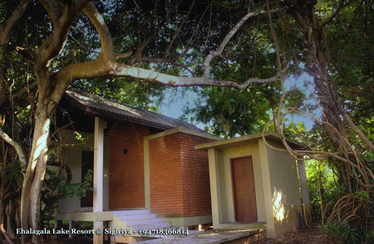 Ehalagala Lake Resort Sigiriya Exterior photo