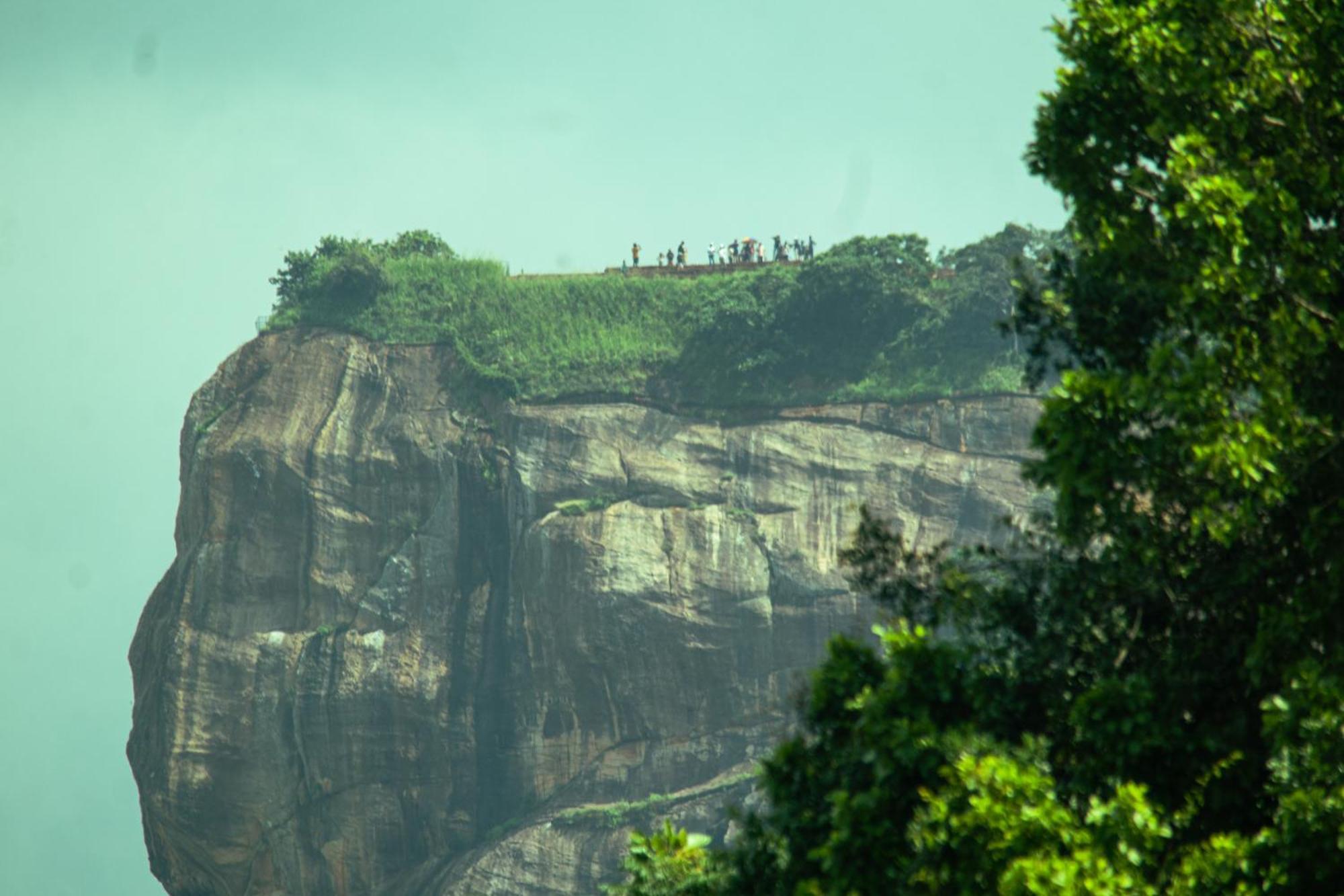 Ehalagala Lake Resort Sigiriya Exterior photo