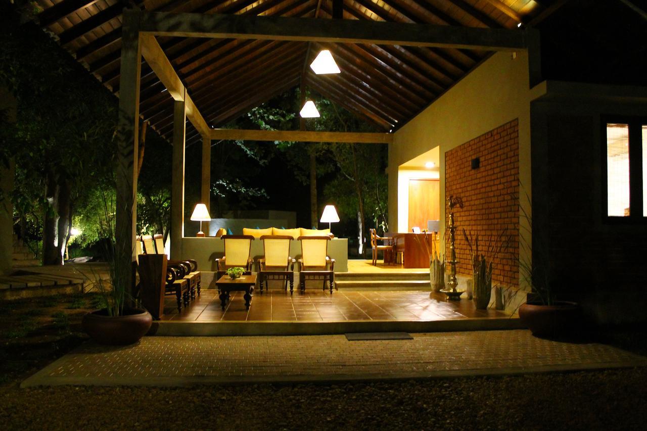 Ehalagala Lake Resort Sigiriya Exterior photo