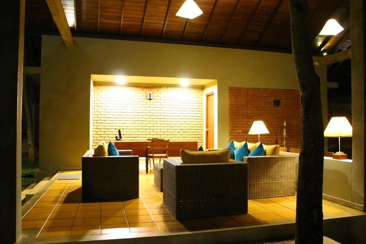 Ehalagala Lake Resort Sigiriya Exterior photo