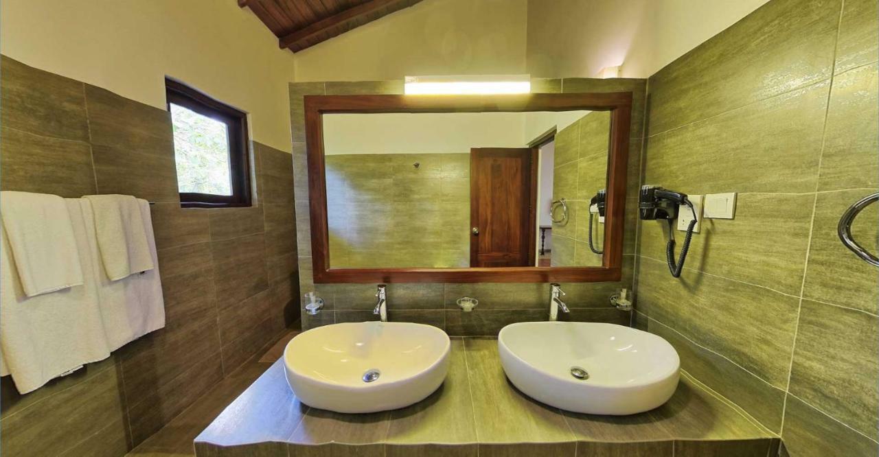 Ehalagala Lake Resort Sigiriya Exterior photo